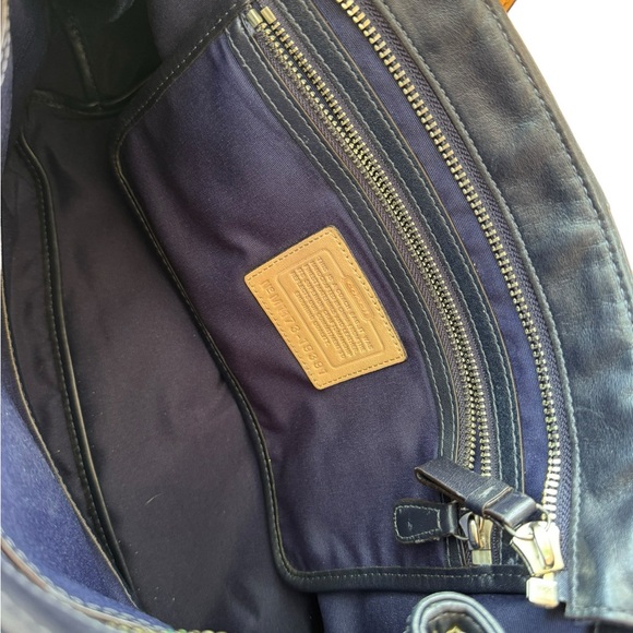 Coach navy blue embossed leather shoulder bag purse - Picture 6 of 11